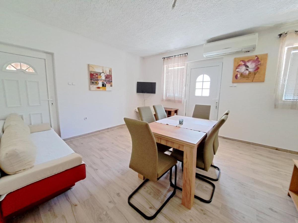 Apartmani Postonjski Privlaka  Exterior photo